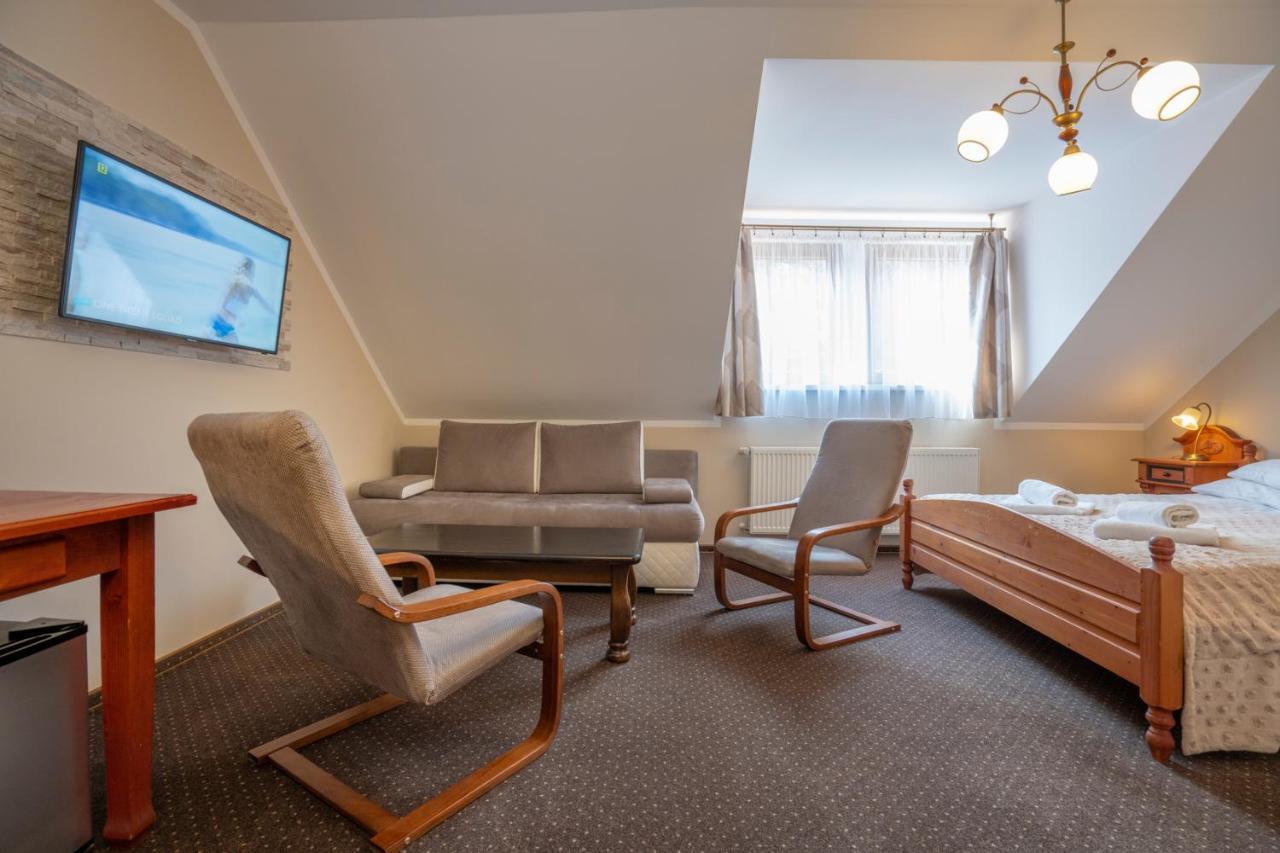Hotel Diament ชกลาร์สกา ปอเรมบา ภายนอก รูปภาพ